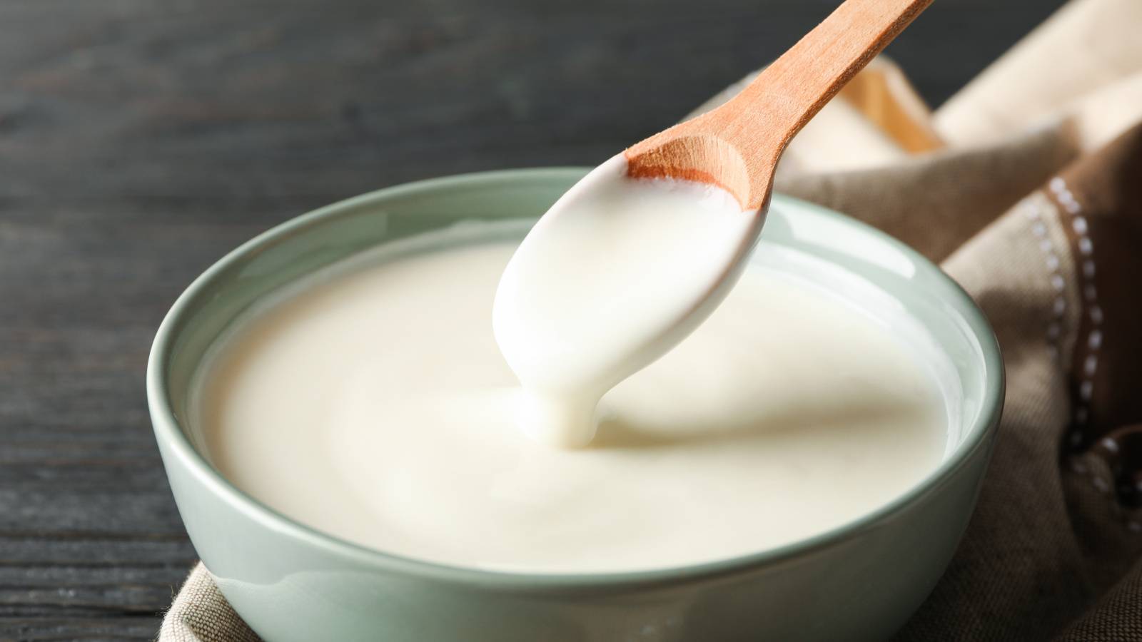 亜鉛不足を防ぐ！朝、ヨーグルトと組み合わせると良い食材とは？｜管理栄養士が解説