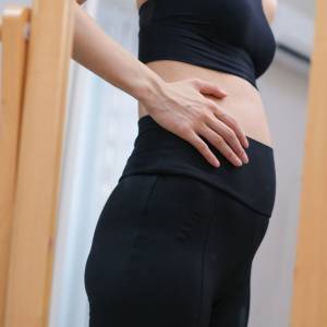 40代になってお腹に脂肪がついた…と感じたら。骨盤まわりから引き締める「お尻ストンエクサ」