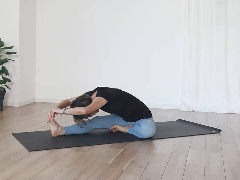 腰のストレッチ２