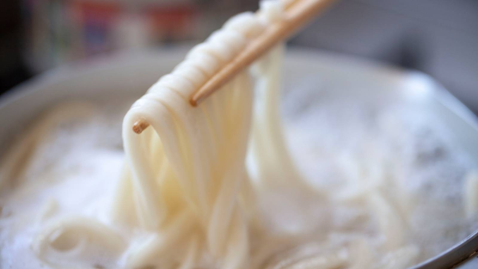 鉄不足を防ぐ！うどんと組み合わせると良い食材とは？｜管理栄養士が解説