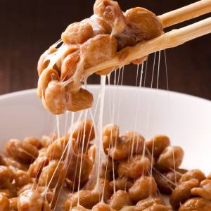 腸がどんどんキレイになる! 納豆に組み合わせると最強な「腸活食材」とは? 管理栄養士が解説