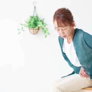 【股関節が動きにくい意外な原因】ここをほぐせば股関節がスムーズに動くようになる!たった2ポーズの3分ストレッチ