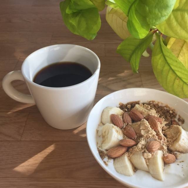 ヨーグルトとコーヒー