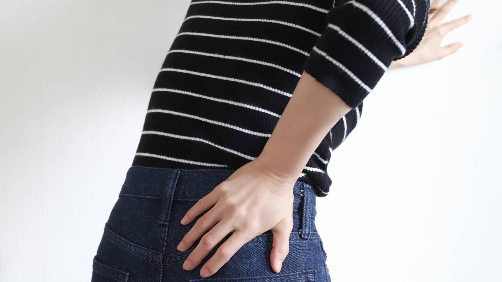 腰痛持ちさんがやってはいけないストレッチって？腰を守りながら体幹強化できる超効率エクササイズ