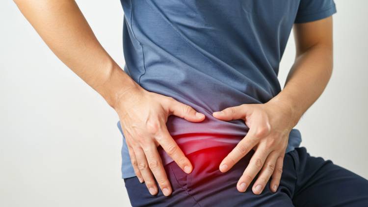 その股関節の違和感…「冷え」が原因かも。血流を促し股関節をじんわり温める冷え改善ストレッチ