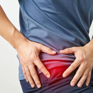 その股関節の違和感…「冷え」が原因かも。血流を促し股関節をじんわり温める冷え改善ストレッチ