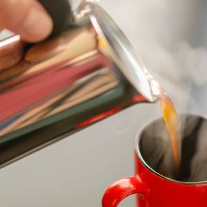 朝イチのコーヒーが血圧を急上昇させる？医師が教える“血管に負担をかけない飲み方”