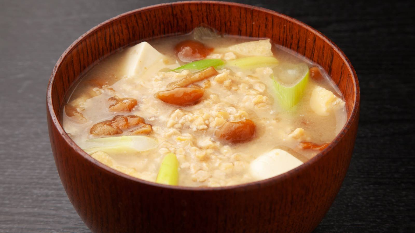 亜鉛不足を防ぐ！朝、味噌汁に入れたい意外な具材とは？｜管理栄養士が解説