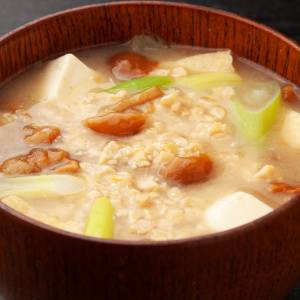 亜鉛不足を防ぐ！朝、味噌汁に入れたい意外な具材とは？｜管理栄養士が解説