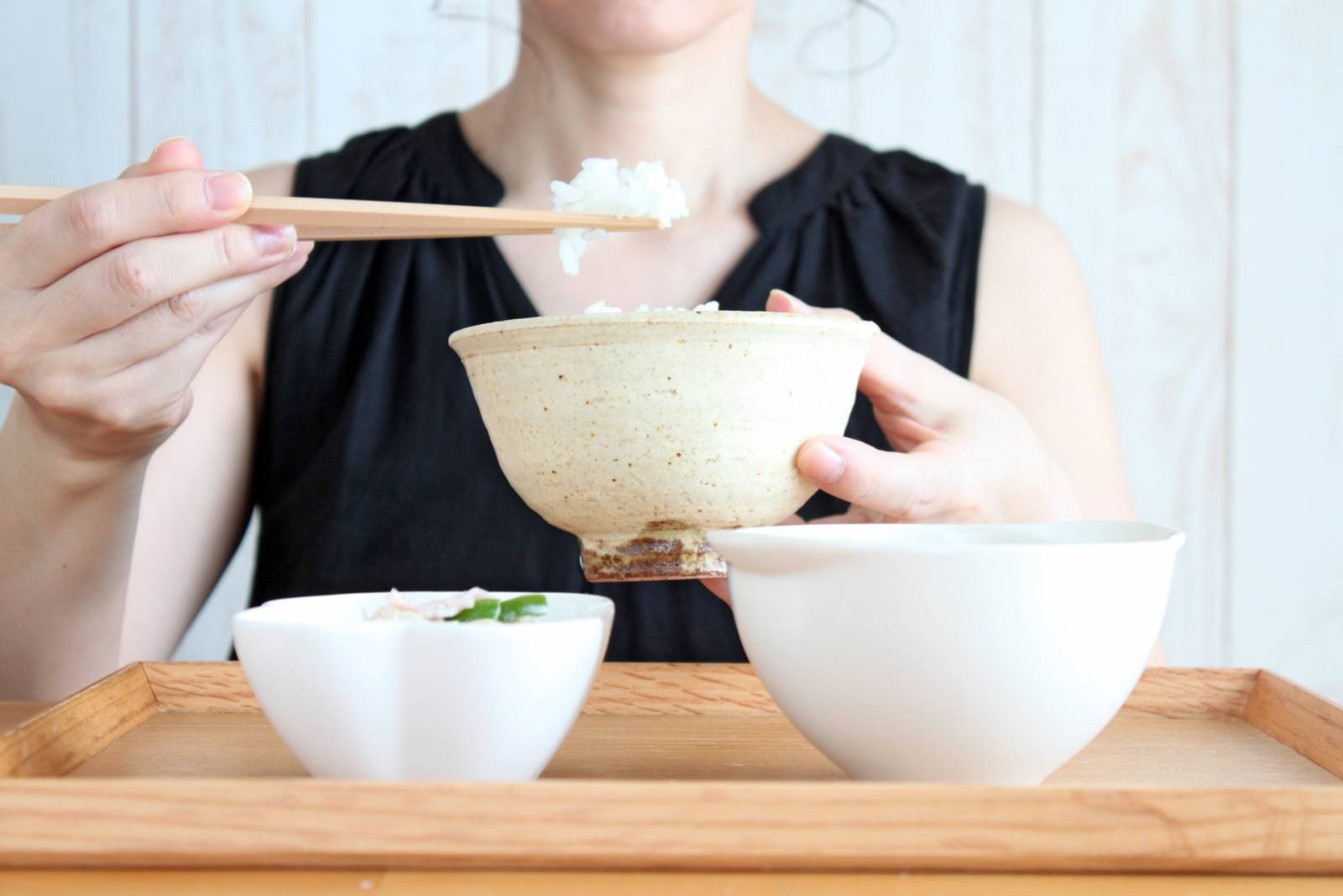 ごはんを食べる人