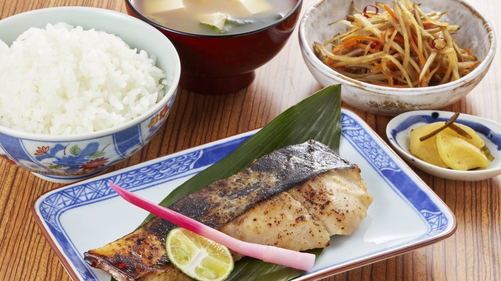 夜は「白身魚」を食べるだけ！管理栄養士が教える“胃腸がよろこぶ夕食”