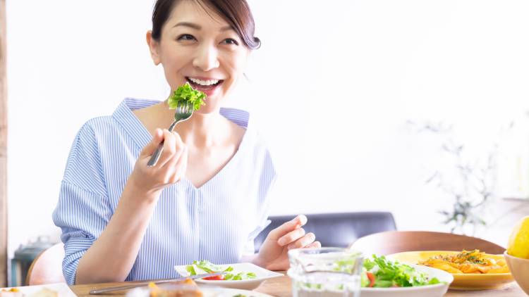 管理栄養士が警鐘！食事にまつわる〝〇〇は毒〟はホント？！リスク回避は意外な方法だった