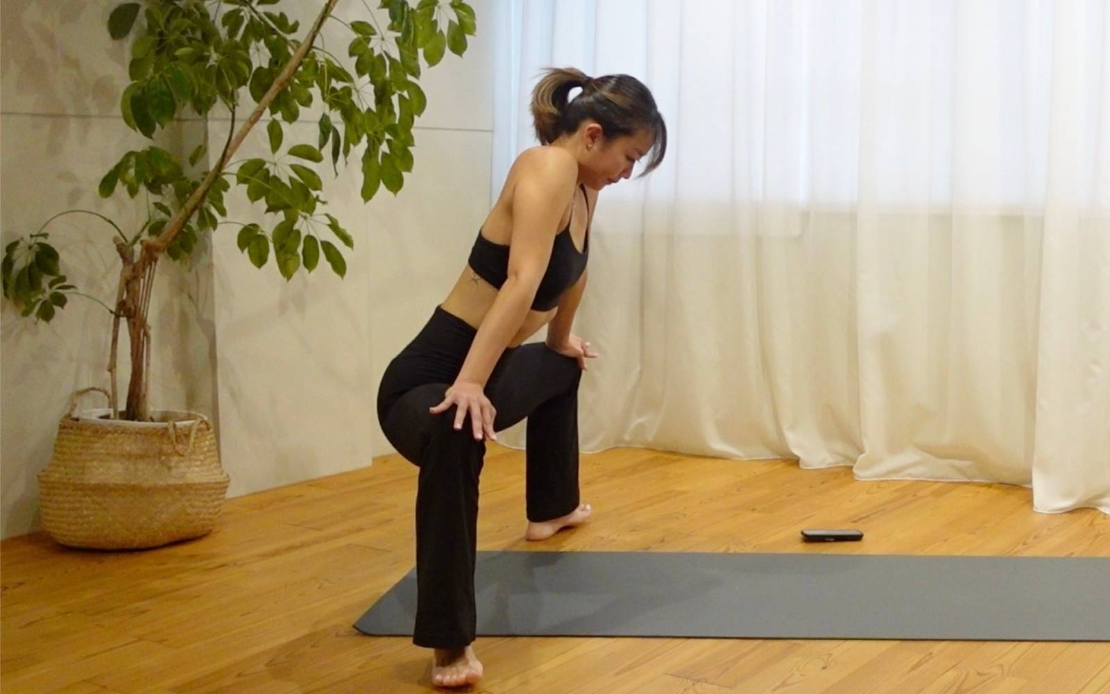 内転筋ストレッチ