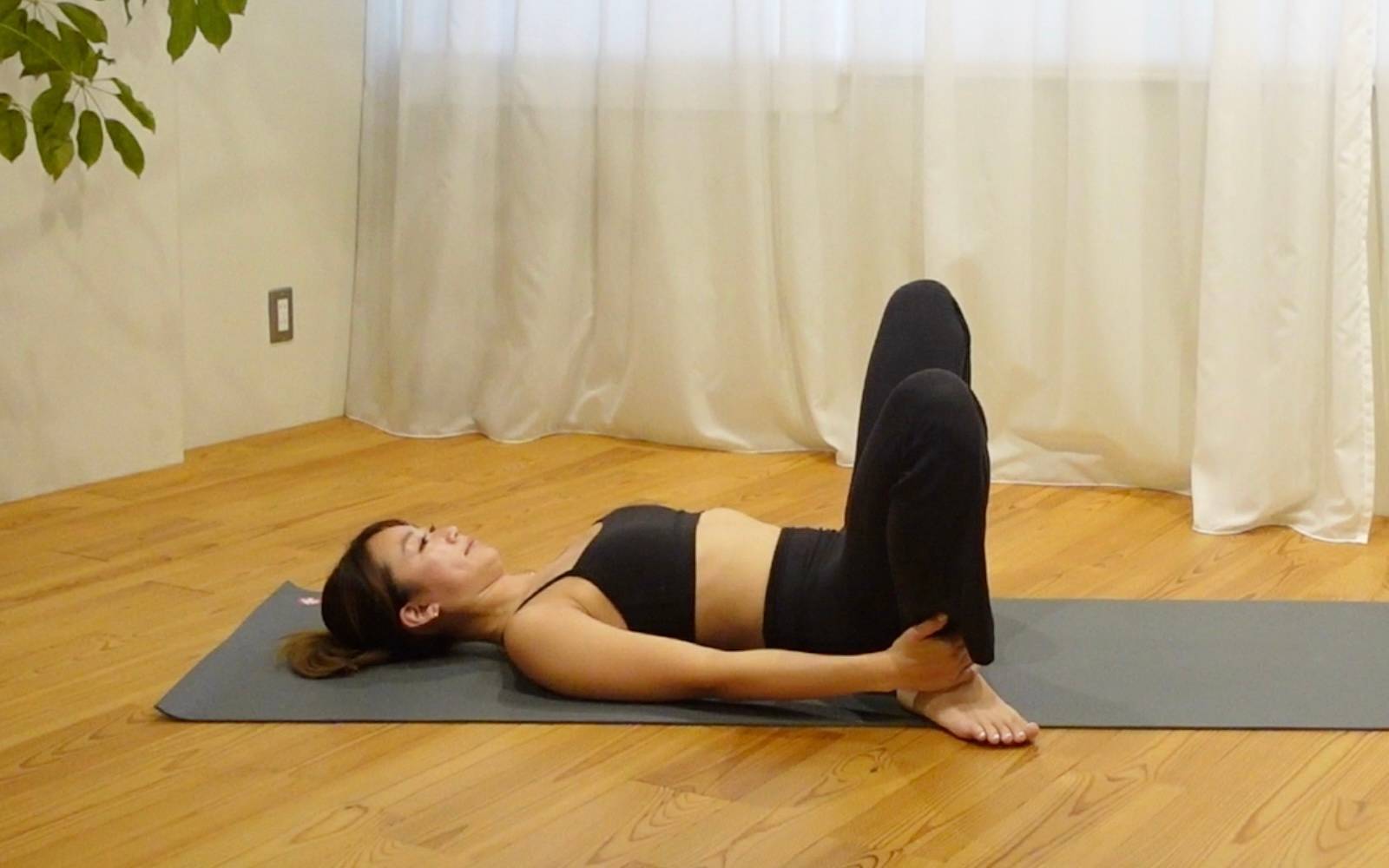 前ももストレッチ