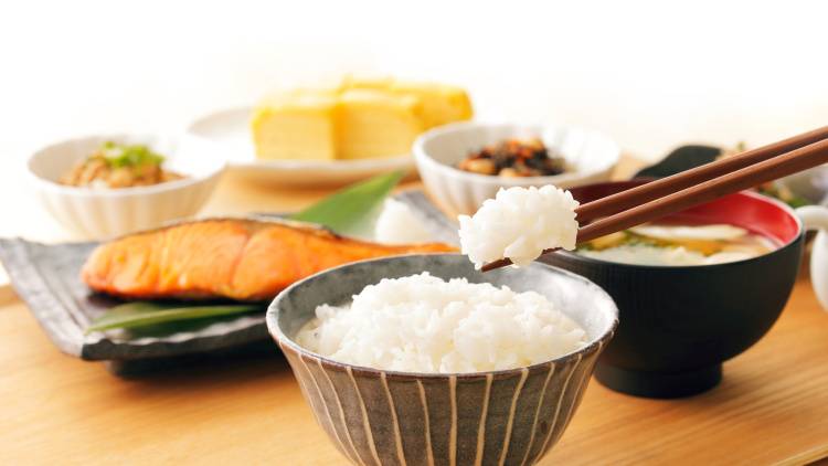 血糖値スパイクを防ぐ！ご飯の前に食べたい食べ物とは？｜管理栄養士が解説