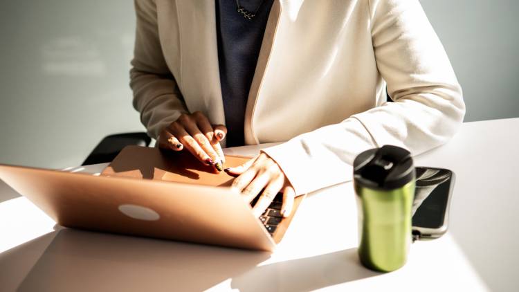 「忙しい」を言い訳にする人の脳は老化している？臨床心理士が解説