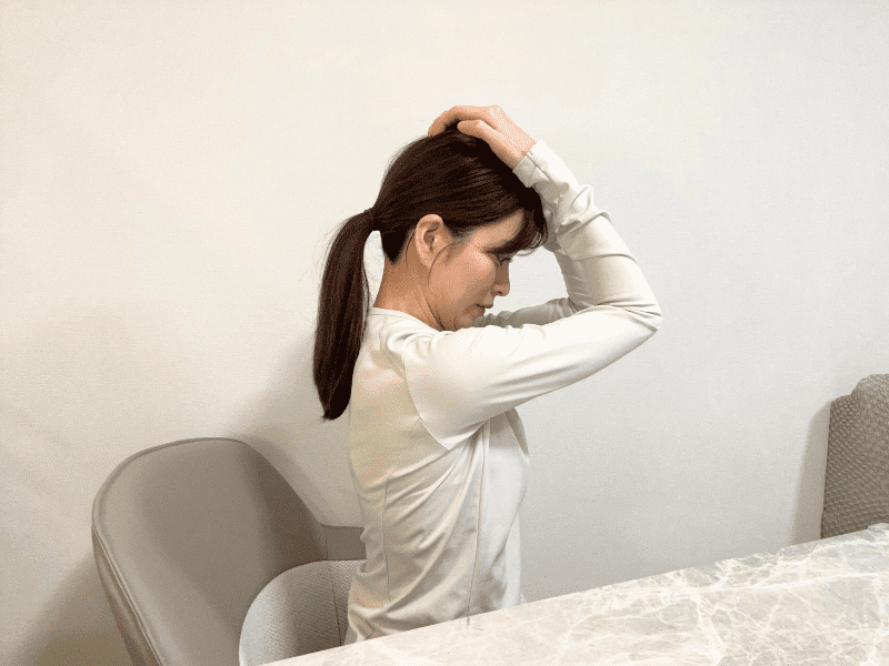 後頭筋ストレッチ