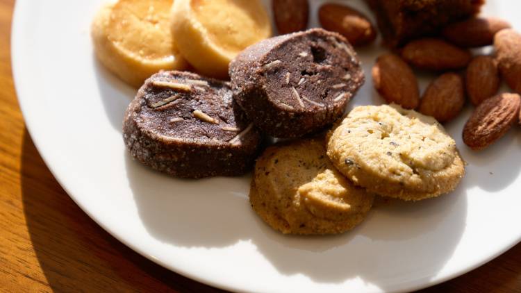 医師が「間食」に選んでいる、血糖値を急上昇させない意外な組み合わせ|甘いものは付き合い方次第?