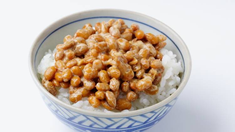 たんぱく質の吸収が高まる! 朝、納豆ごはんにちょい足しすると良い食材とは?|管理栄養士が解説
