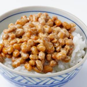 たんぱく質の吸収が高まる! 朝、納豆ごはんにちょい足しすると良い食材とは?｜管理栄養士が解説