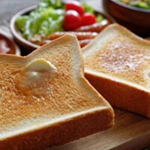 朝、パンにのせるだけ！免疫力を高める“簡単トースト”4選【管理栄養士が解説】