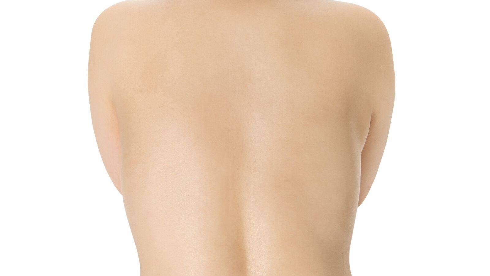  プレ更年期世代の「背中」厚み・丸みは、怠けているせいじゃない。あなたの背中をスッキリ整える簡単エクサ 