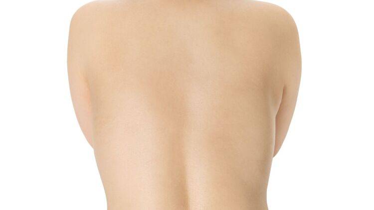 プレ更年期世代の「背中」厚み・丸みは、怠けているせいじゃない。あなたの背中をスッキリ整える簡単エクサ