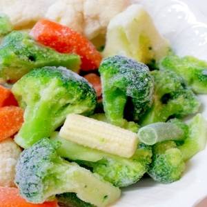 生野菜より栄養が高い!? 忙しい人ほど“冷凍野菜”を選ぶべき理由｜管理栄養士が解説