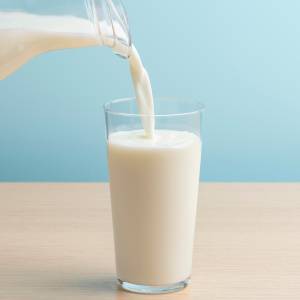 鉄不足を防ぐ! 朝、牛乳と組み合わせると鉄分を補える食材とは?｜管理栄養士が解説