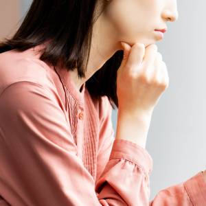 【スマホが手放せない人へ】ガチガチ首がふっと軽くなる！「指を見るだけ」の10秒ワーク