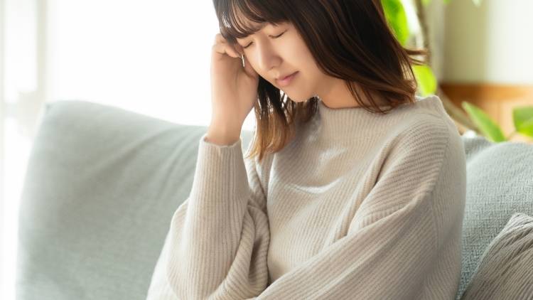 〈季節の変わり目〉に股関節をほぐすべき理由とは？こりをほぐして代謝を促す股関節ストレッチ