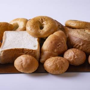 食パンとベーグル、ダイエット中に食べるならどっち？管理栄養士が本音で比較