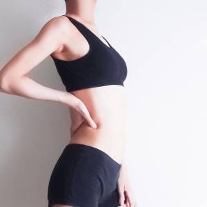 【腰痛持ちさん必見】反り腰&猫背に共通する「コルセット筋」を鍛える3ステップ