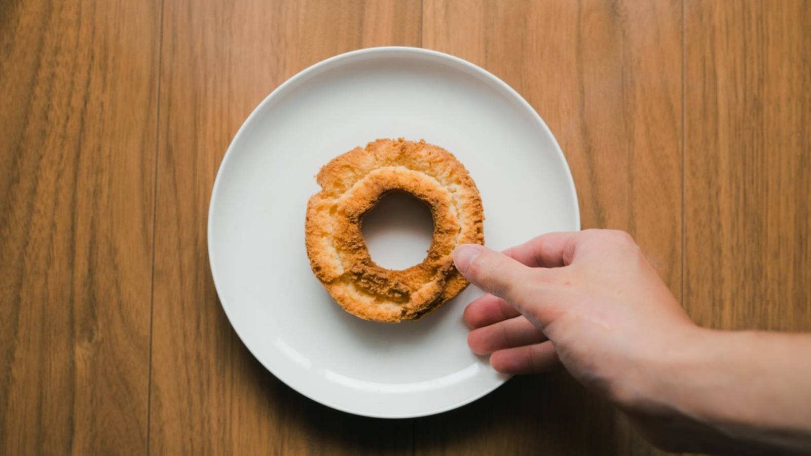 甘いものがやめられないのは意志のせいじゃない。“栄養不足”を整えるシンプル習慣を管理栄養士が解説