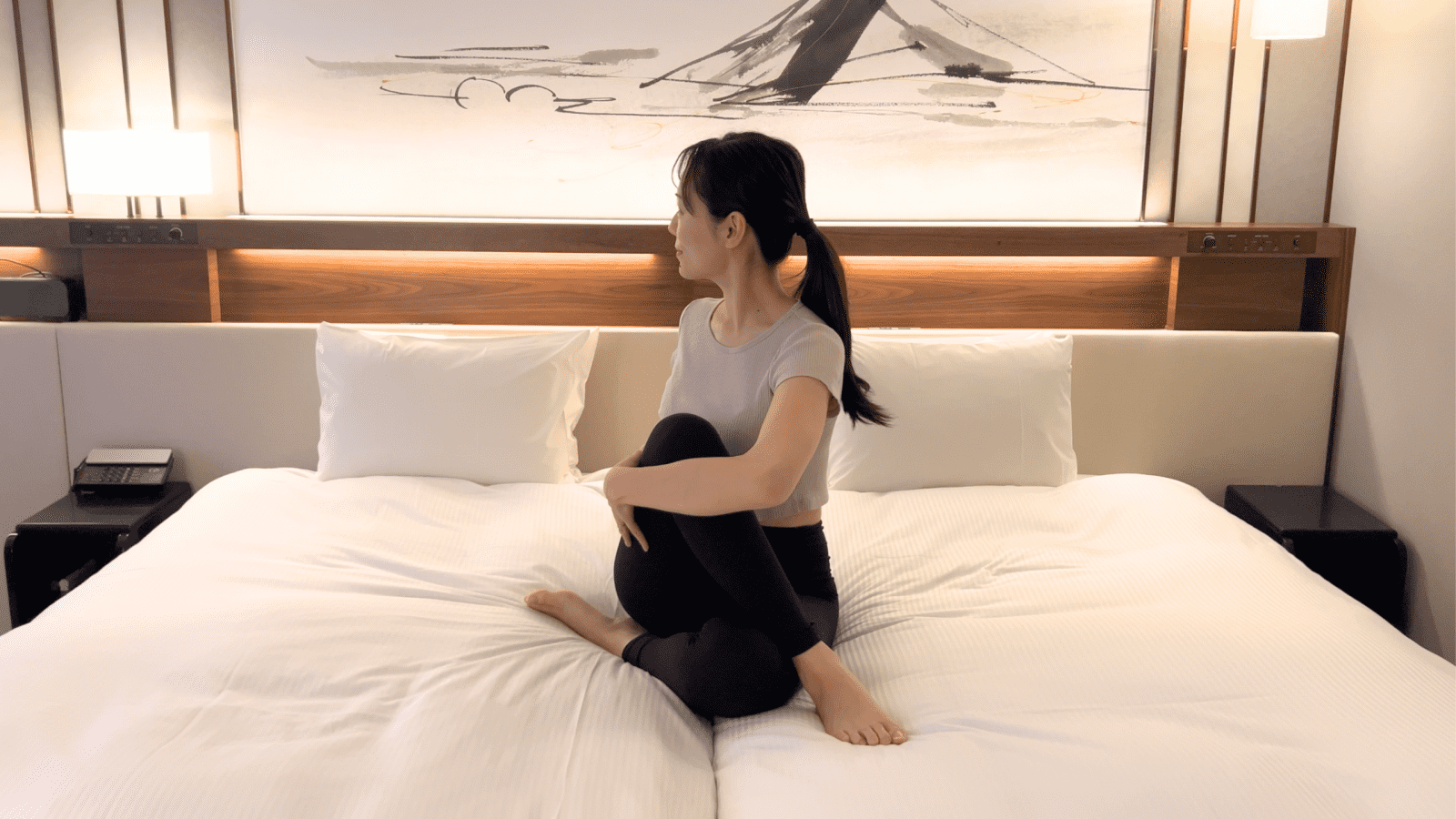 牛顔のねじりのポーズ