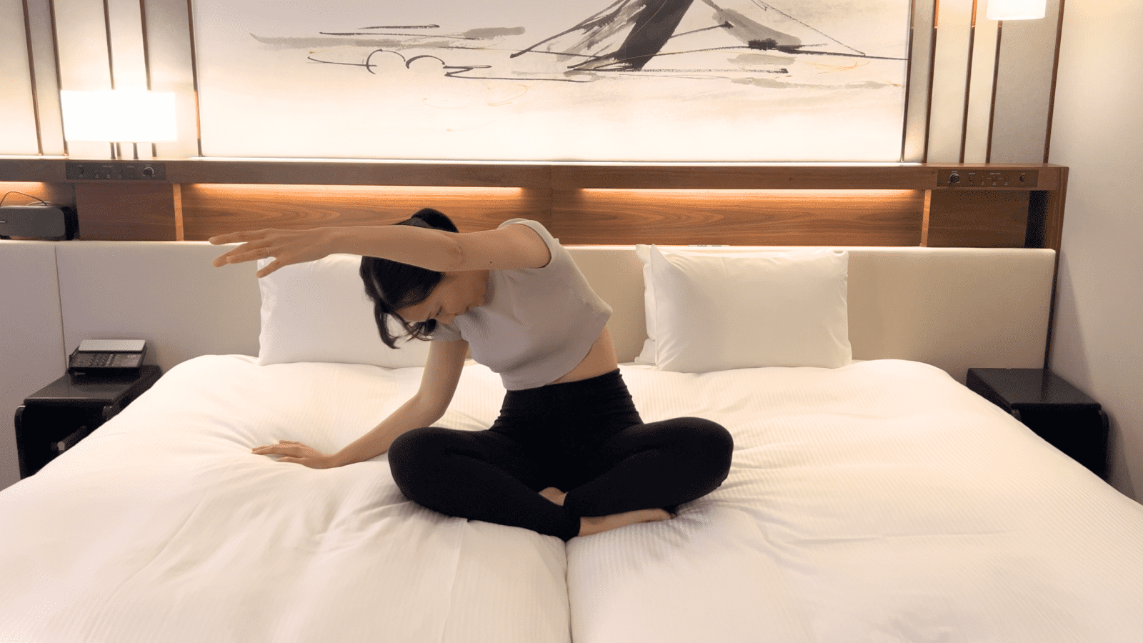 背中伸ばしのポーズ２