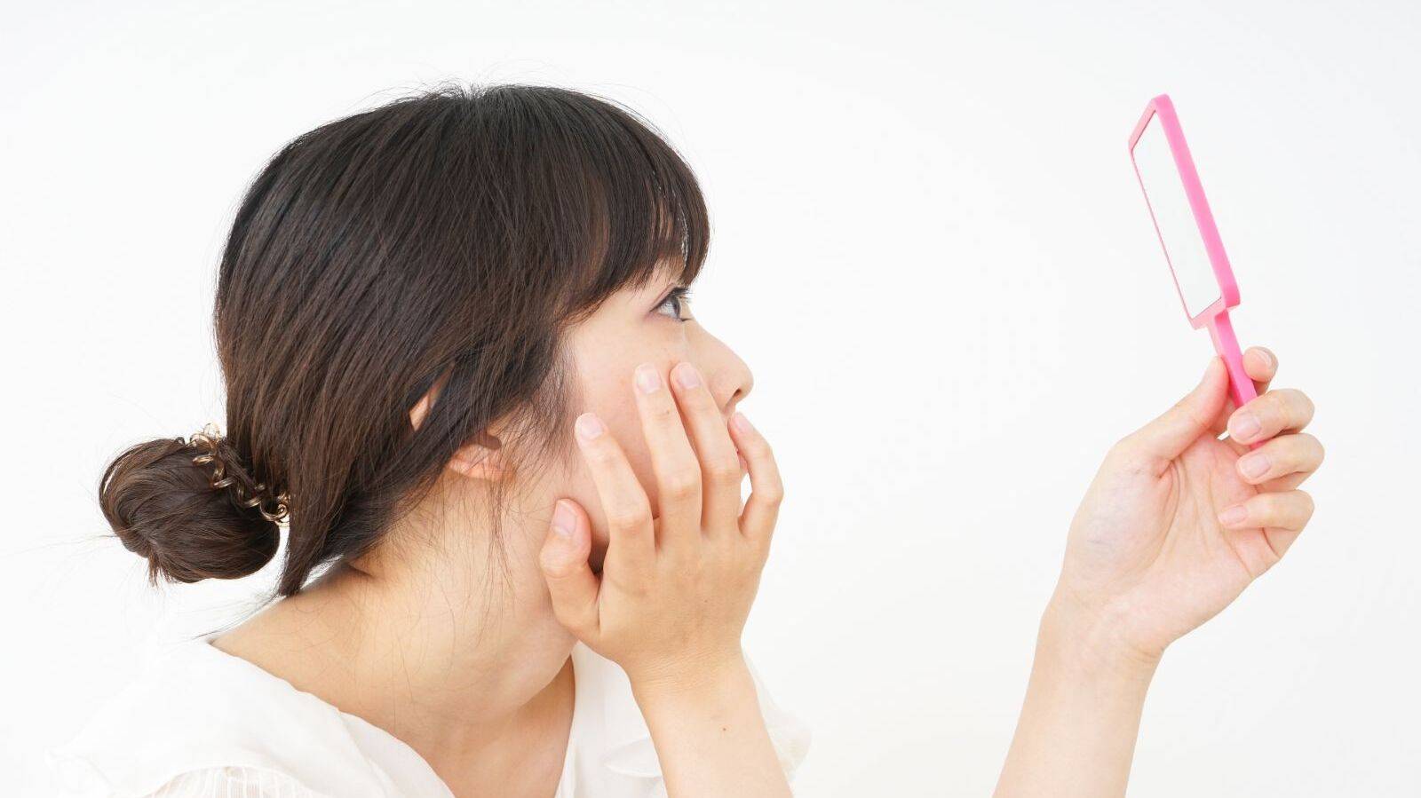 「写真の自分が老けて見える！」印象を左右するのは実は「肩甲骨の下」見た目年齢を変える３つの運動