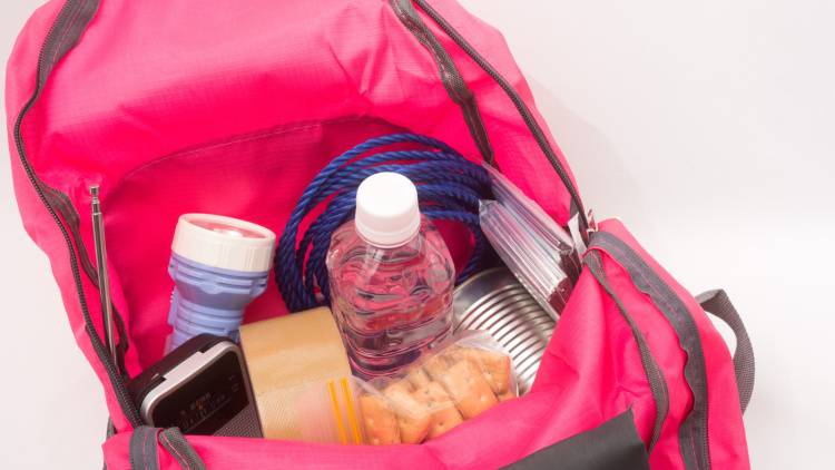 【防災グッズ】災害時に見落としがちな注意点とは？女性のための防災の備えを専門家が解説