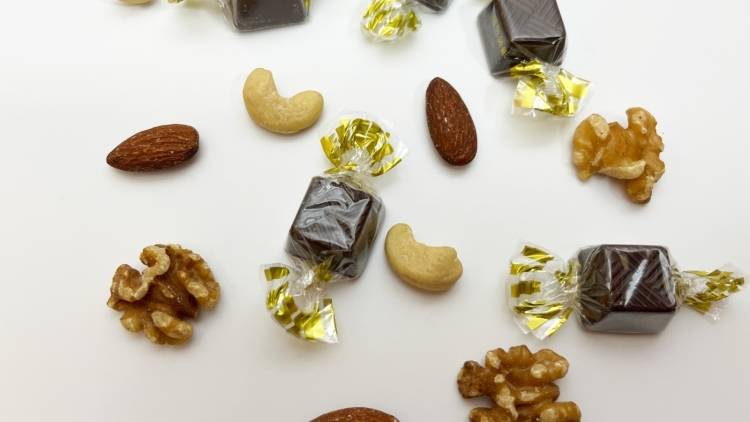 「ナッツ」と「チョコレート」、ダイエット中に食べるならどっち？管理栄養士が本音で比較