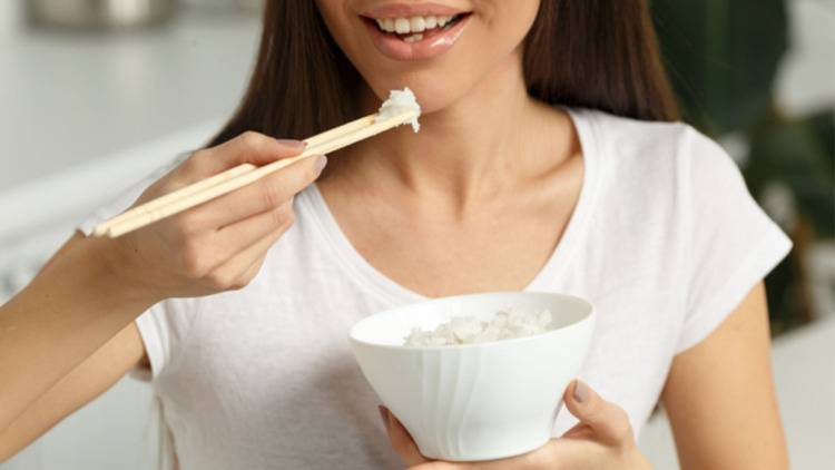 「夜は炭水化物NG」は本当？太りにくい主食3選【管理栄養士が解説】