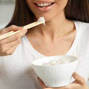 「夜は炭水化物NG」は本当？太りにくい主食3選【管理栄養士が解説】