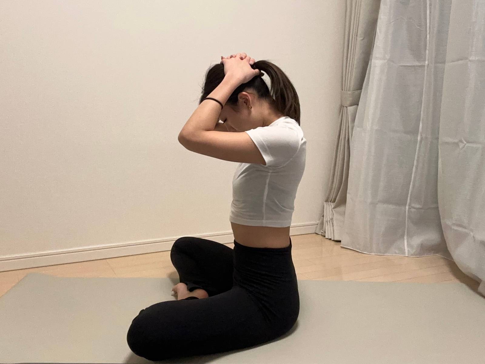 首のストレッチ