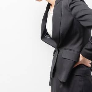 立っているだけで疲れるのは年齢のせい?【たった30秒でOK】骨盤底筋を鍛えるエクササイズ