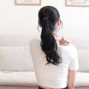 【肩こりの人、肩揉み禁止!】原因は「肩」ではなく「脇」と「手の平」?1回で肩が羽のように軽くなる“筋膜はがし”