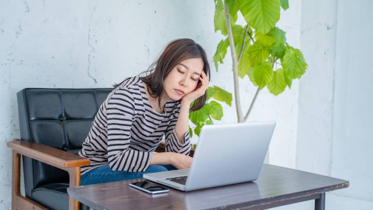 「なんとなく不調」の正体は、脳のスタンバイ状態だった！春の疲労を“最適化”に変えるヒント【精神科医が解説】