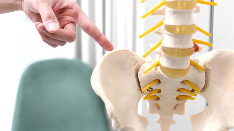 股関節・骨盤からくる左右のゆがみを改善【スポーツトレーナー推薦】一側らせんストレッチ