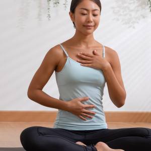 【理学療法士が指南】「呼吸」を整え身体のつながりを高める方法