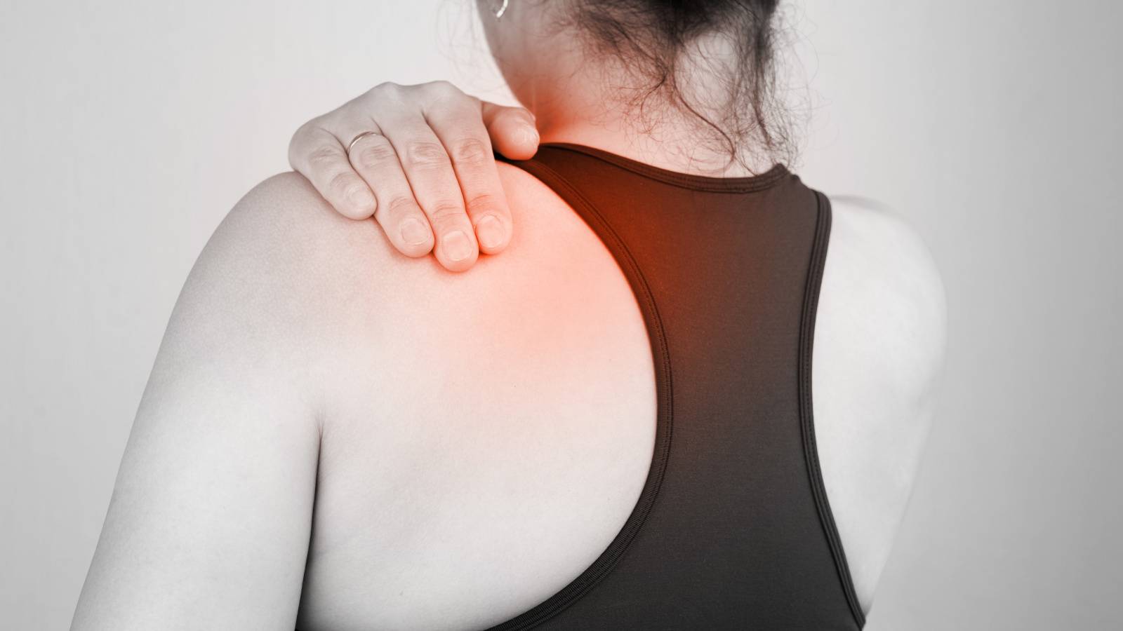 【代謝が落ちている人は肩甲骨が硬い？】朝3分で巡りを上げる！バンザイ肩甲骨ストレッチ