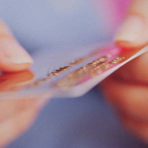 〈お金と不安〉お金では満たせない「渇き」とは?お金を使うとき、私たちは何を得ようとしているのか