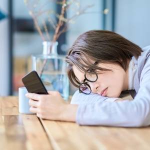 「何だか落ち着かない…」人へ。気持ちのザワつき、疲れ、不眠に効く「3分ストレッチ」